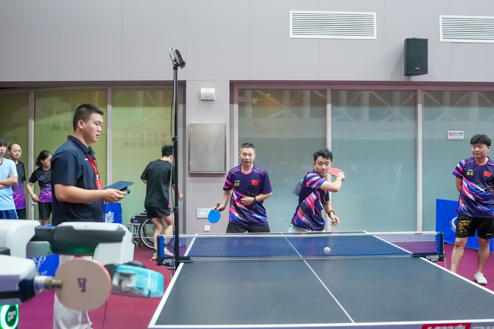 与人文关怀, 与人文的温 与人文关怀, 与人文的温