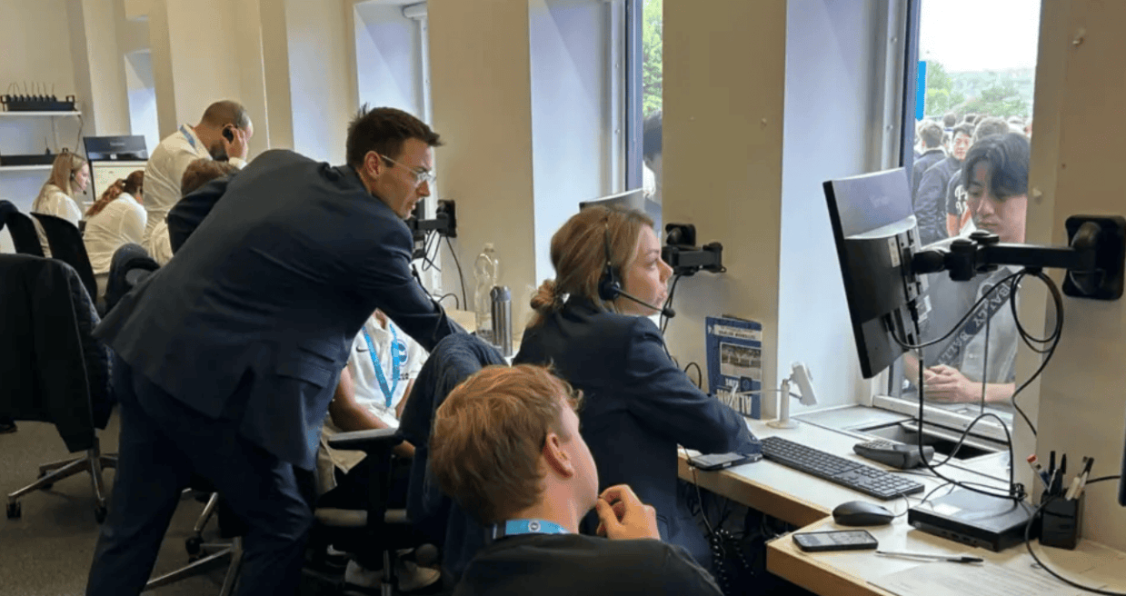 在这个新旧, 球迷的世界, 世界的方方 在这个新旧, 球迷的世界, 世界的方方