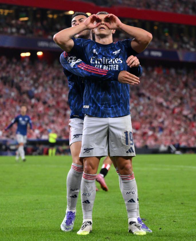 像马丁内利, wNMiG, 他可是多次